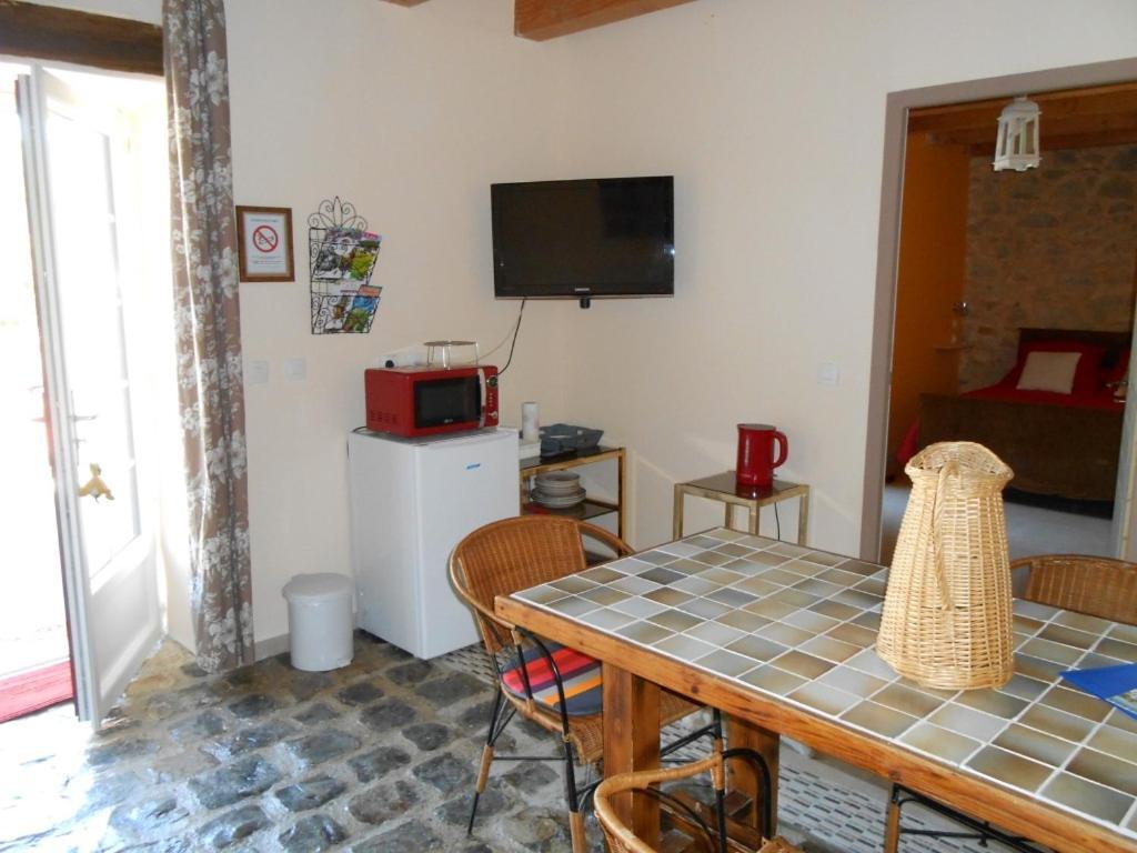 Bed and Breakfast La Dame Blanche Saint-Maurice-dʼIbie Exterior foto